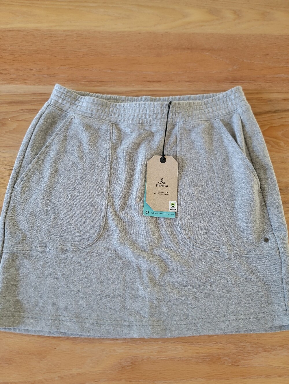 NWT Prana light gray mini skirt with front pockets Medium Every Day Essential